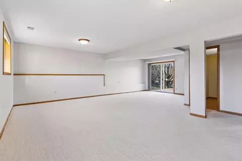 1011 Boston Hill Rd, Eagan, MN 55123