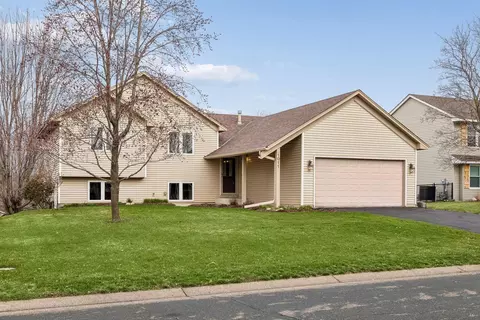 1011 Boston Hill Rd, Eagan, MN 55123
