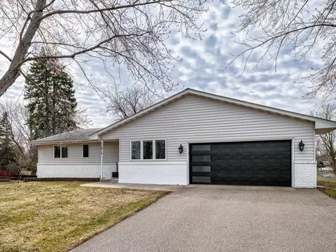 11014 Stanley Curv, Bloomington, MN 55437