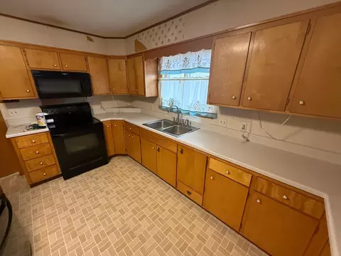 Kitchen - 514 Hancock St E, Hendrum, MN 56550 photo 2 of 2