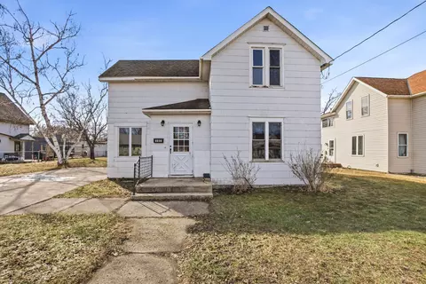 110 1st St SW, Melrose, MN 56352