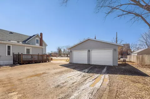 Exterior - 204 Central Ave N, Mapleton, MN 56065 photo 3 of 4