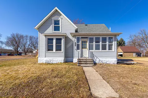 204 Central Ave N, Mapleton, MN 56065
