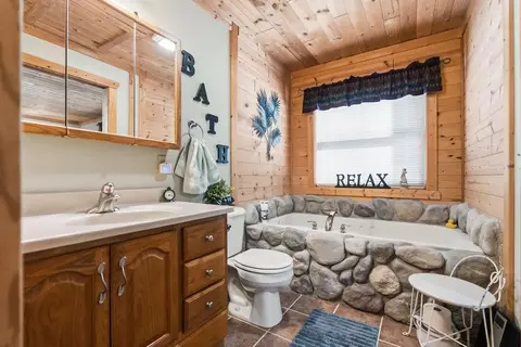 Bath - 5810 N Bear Path Ln, Spooner, WI 54801 photo 1 of 3