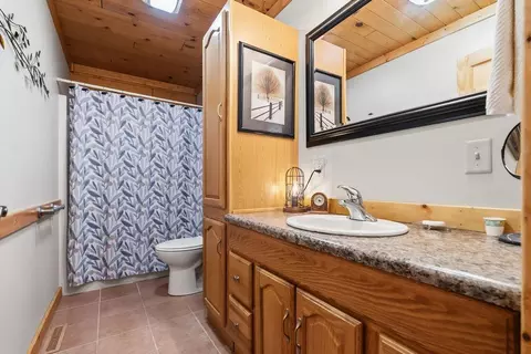 Bath - 5810 N Bear Path Ln, Spooner, WI 54801 photo 2 of 3