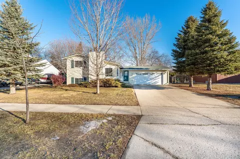 2001 26 12 Ct S, Fargo, ND 58103