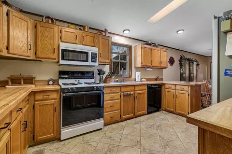 Kitchen - 10065 Amigo Trl, Grey Eagle, MN 56336 photo 3 of 3