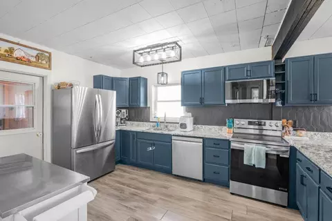 Kitchen - 13150 185th St, Milaca, MN 56353 photo 3 of 4