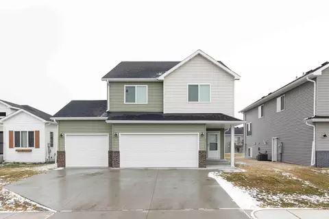 7344 22nd St S, Fargo, ND 58104