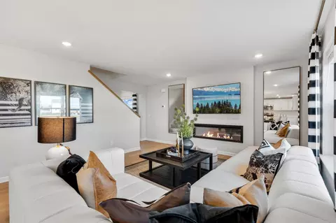 739 Prospect Pointe Rd, Jordan, MN 55352