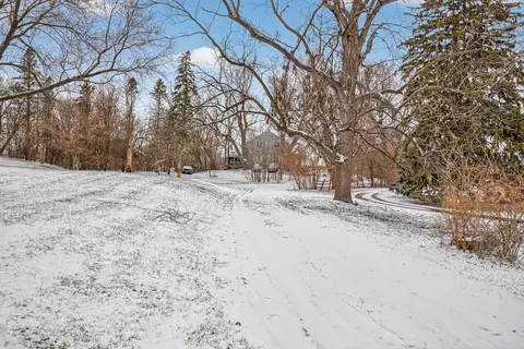 19670 Excelsior Blvd, Deephaven, MN 55331