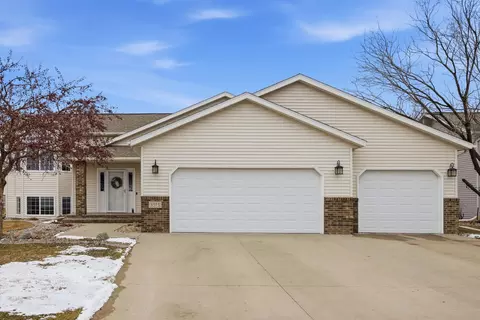 3575 Harrison St S, Fargo, ND 58104