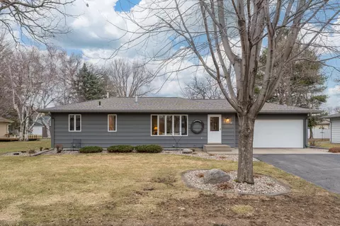 1536 James Dr, North Mankato, MN 56003