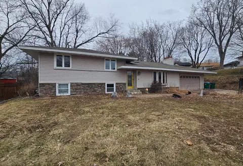 175 Juniper Ln, Apple Valley, MN 55124
