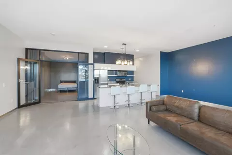 5601 Smetana Dr #217, Minnetonka, MN 55343
