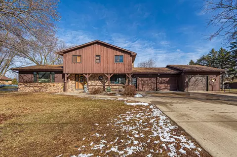 255 W 7th St, Gibbon, MN 55335