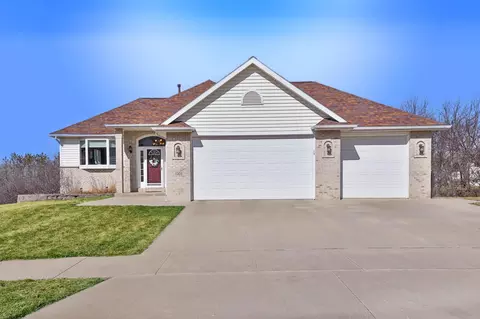 1309 Lone Pine Dr SW, Rochester, MN 55902