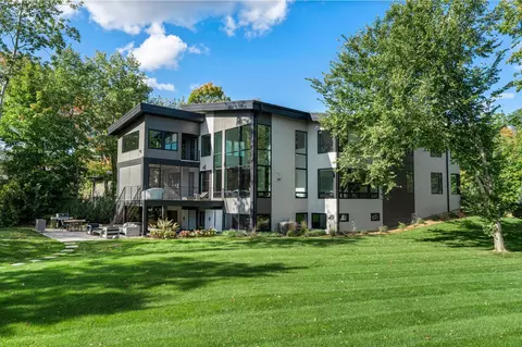 746 Peninsula Point Rd, Shakopee, MN 55379