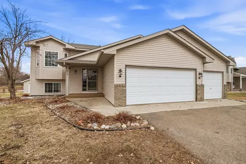 419 Lake Dr, Winsted, MN 55395