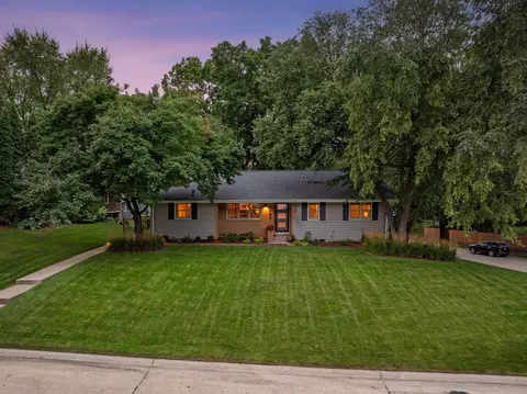 5167 Tifton Dr, Edina, MN 55439