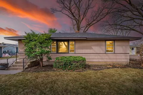 5053 Brighton Ln, Mounds View, MN 55112
