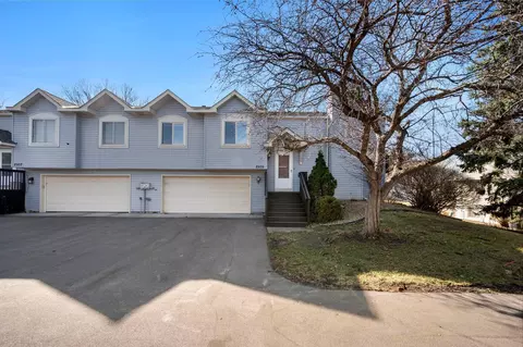 Exterior - 2505 Geranium Ave E, Maplewood, MN 55119 photo 2 of 7