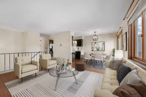 2505 Geranium Ave E, Maplewood, MN 55119