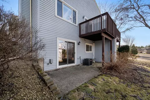 Exterior - 2505 Geranium Ave E, Maplewood, MN 55119 photo 5 of 7