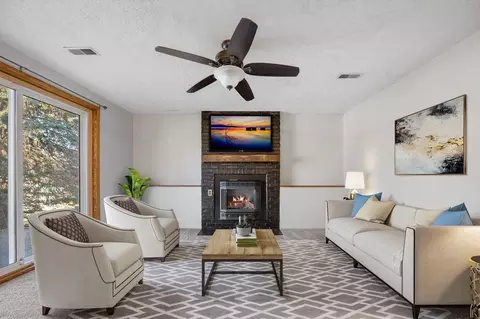 Living - 2505 Geranium Ave E, Maplewood, MN 55119 photo 3 of 8