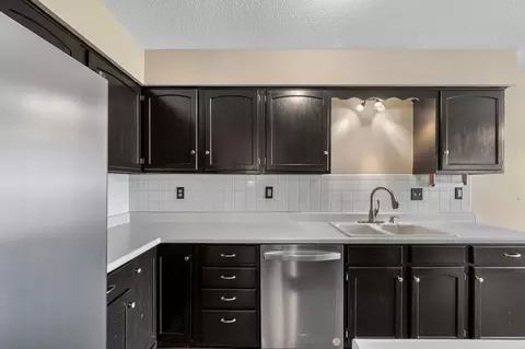 Kitchen - 2505 Geranium Ave E, Maplewood, MN 55119 photo 3 of 4