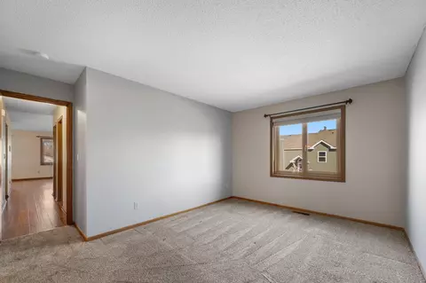 Bedroom - 2505 Geranium Ave E, Maplewood, MN 55119 photo 4 of 6