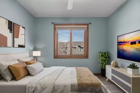 Bedroom - 2505 Geranium Ave E, Maplewood, MN 55119 photo 2 of 6
