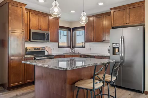 Kitchen - 2013 12th Ave NE, Austin, MN 55912 photo 2 of 10