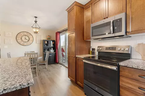 Kitchen - 2013 12th Ave NE, Austin, MN 55912 photo 4 of 10