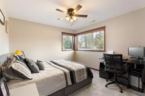 Bedroom - 2013 12th Ave NE, Austin, MN 55912 photo 5 of 6