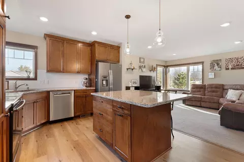 Kitchen - 2013 12th Ave NE, Austin, MN 55912 photo 7 of 10