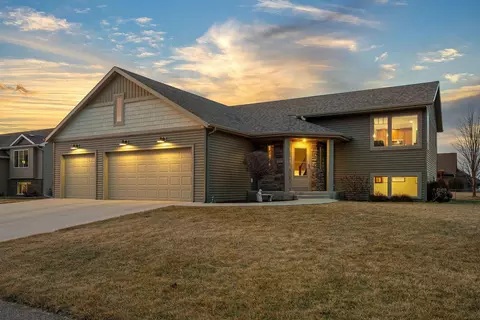 Exterior - 2013 12th Ave NE, Austin, MN 55912 photo 1 of 8