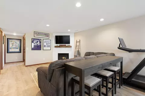 Living - 2013 12th Ave NE, Austin, MN 55912 photo 4 of 5