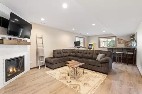 Living - 2013 12th Ave NE, Austin, MN 55912 photo 2 of 5