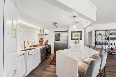 168 6th St E #4105, Saint Paul, MN 55101