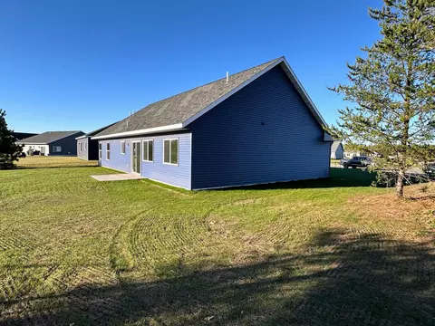 Exterior - 916 NW 7th Ave NW, Perham, MN 56573 photo 7 of 8