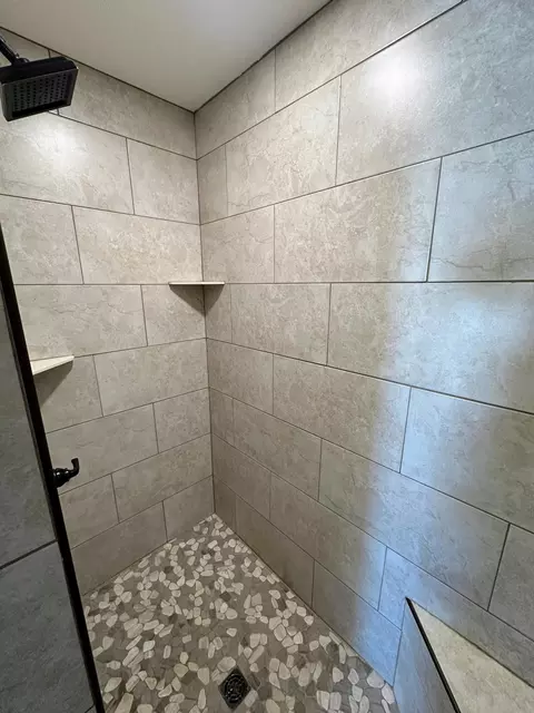 Bath - 916 NW 7th Ave NW, Perham, MN 56573 photo 2 of 4