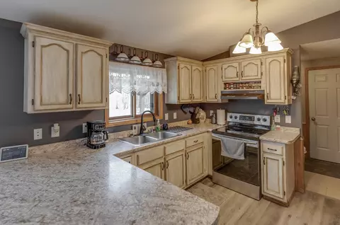 Kitchen - 39034 County 45, Laporte, MN 56461 photo 1 of 2