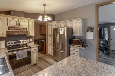 Kitchen - 39034 County 45, Laporte, MN 56461 photo 2 of 2