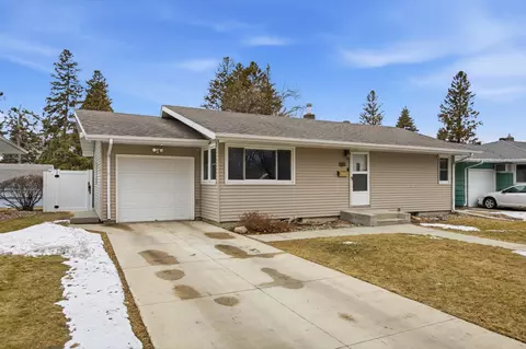 1621 17th St S, Moorhead, MN 56560