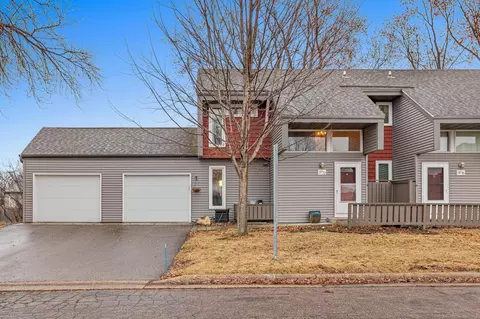 3772 Red Robin Ln, Eagan, MN 55122