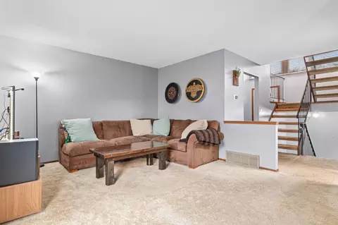 3772 Red Robin Ln, Eagan, MN 55122 photo 6