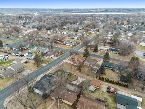 View/Area - 902 7th Ave E, Shakopee, MN 55379 photo 4 of 8