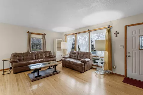 Living - 902 7th Ave E, Shakopee, MN 55379 photo 1 of 2