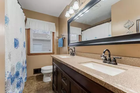 Bath - 902 7th Ave E, Shakopee, MN 55379 photo 1 of 1